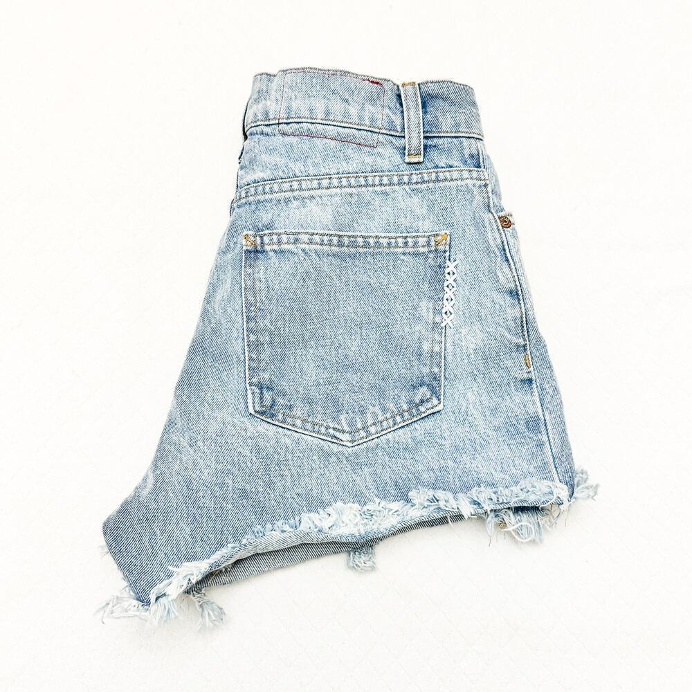Marine Layer Sasha Flower Stitch Denim Shorts Light Jean Cutoff Raw Hem Size 26 - Picture 8 of 8